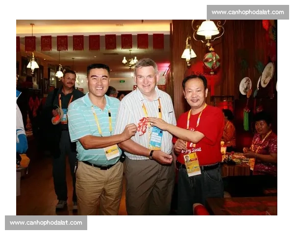 双人合作创意化妆赛精彩瞬间与技巧大比拼 双人合作创意化妆赛精彩瞬间与技巧大比拼