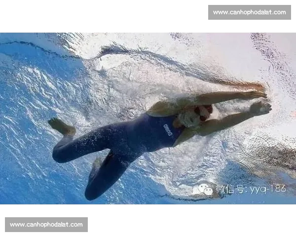 女子蛙泳激烈对决精彩回放 展现速度与力量的完美结合 女子蛙泳激烈对决精彩回放 展现速度与力量的完美结合