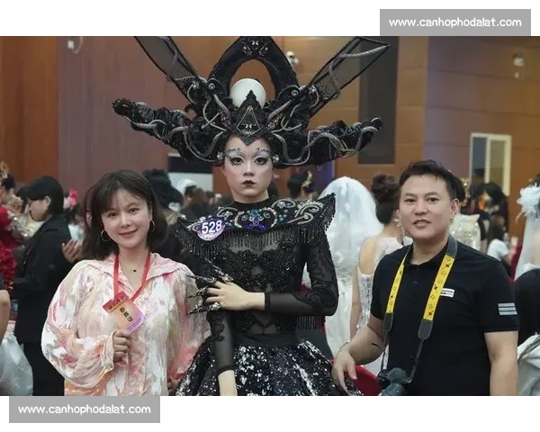 彩妆大赛绽放创意之美 让艺术与技巧在你的脸庞上交织 彩妆大赛绽放创意之美 让艺术与技巧在你的脸庞上交织